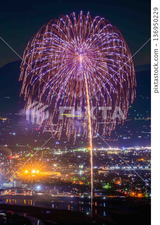 A flower of light, the sea at night. A moment that shines brighter than the stars. Yatsushiro National Fireworks Competition (Sakamoto Yatsuryu Astronomical Observatory) A flower of light, the sea at night. A moment that shines brighter than the stars. Yatsushiro National Fireworks Competition (Sakamoto Yatsuryu Astronomical Observatory) 136950229