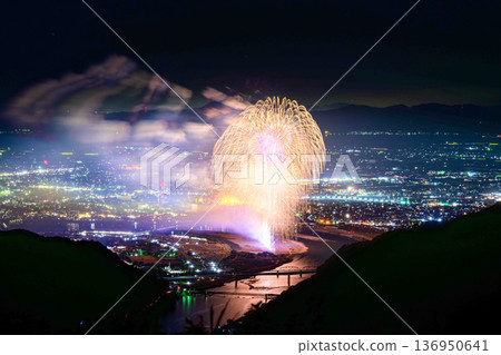 A flower of light, a night view of the sea. There is a story that can only be told from a bird's-eye view. Yatsushiro National Fireworks Competition (Sakamoto Yatsuryu Astronomical Observatory) 136950641