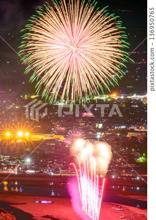 那天我抬頭仰望的天空之外，最讓我記憶猶新的景色是：八代國立煙火大賽（坂本八龍天文台） 136950765