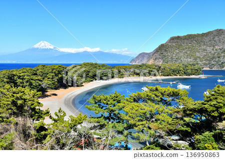 View of Mount Fuji from Toda Port/Mihama Beach (Numazu City, Shizuoka Prefecture) [February 2026] 136950863
