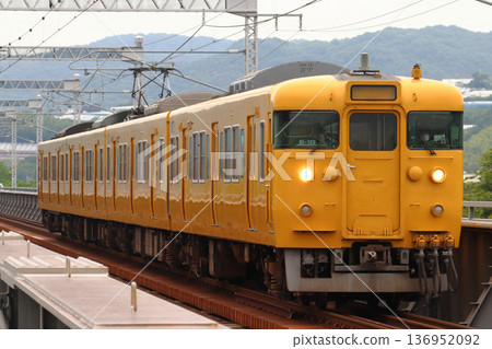 [JR-W] 山陽本線113系列車（岡山地區） 136952092
