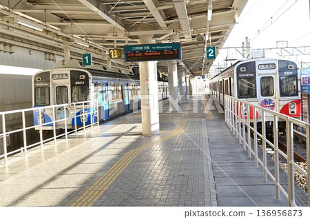 1810 series train parked at Shin-Toyohashi Station 1810 series train parked at Shin-Toyohashi Station 136956873