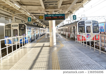 1810 series train parked at Shin-Toyohashi Station 1810 series train parked at Shin-Toyohashi Station 136956896