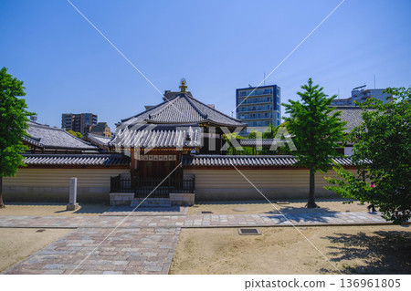 【四天王寺】代表大阪的古老寺廟，景色優美 136961805