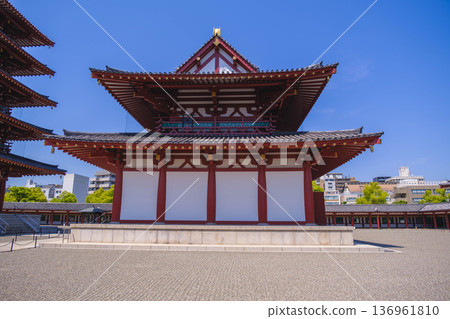 【四天王寺】代表大阪的古老寺廟，景色優美 136961810
