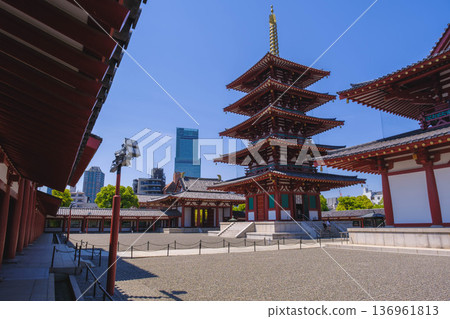【四天王寺】代表大阪的古老寺廟，景色優美 136961813