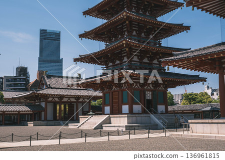 【四天王寺】代表大阪的古老寺廟，景色優美 136961815