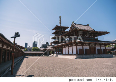 【四天王寺】代表大阪的古老寺廟，景色優美 136961819