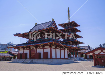 [Shitennoji Temple] Beautiful scenery of a historic temple that represents Osaka 136961828