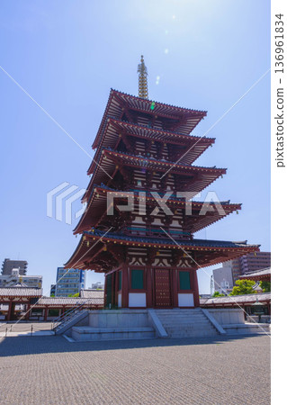 【四天王寺】代表大阪的古老寺廟，景色優美 136961834
