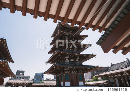 【四天王寺】代表大阪的古老寺廟，景色優美 136961836