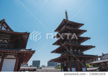 【四天王寺】代表大阪的古老寺廟，景色優美 136961838