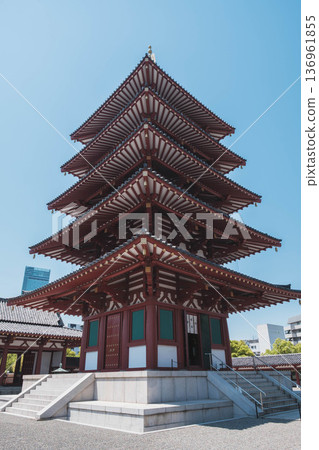 【四天王寺】代表大阪的古老寺廟，景色優美 136961855