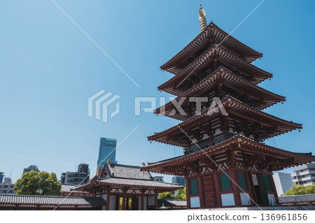 【四天王寺】代表大阪的古老寺廟，景色優美 136961856