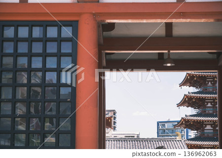 [Shitennoji Temple] Beautiful scenery of a historic temple that represents Osaka 136962063