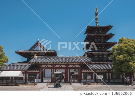 【四天王寺】代表大阪的古老寺廟，景色優美 136962066