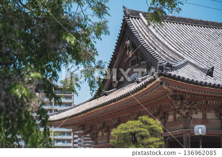 【四天王寺】代表大阪的古老寺廟，景色優美 136962085
