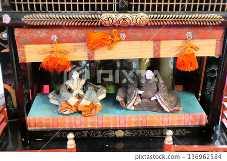 Hina dolls displayed at the Machiya Memorial Museum in Nataya-cho, Morioka City, Iwate Prefecture Hina dolls displayed at the Machiya Memorial Museum in Nataya-cho, Morioka City, Iwate Prefecture 136962584