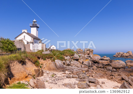 Beach of Pontusval, cotes-d'armor, brittany, france 136962912