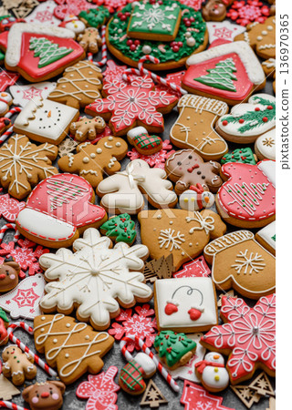 Christmas gingerbread cookies, sweet winter ginger cookies with ornament. Christmas gingerbread Christmas gingerbread cookies, sweet winter ginger cookies with ornament. Christmas gingerbread 136970365