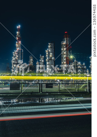 鹿島石油東門工廠夜景及燈光軌跡 鹿島石油東門工廠夜景及燈光軌跡 136974488