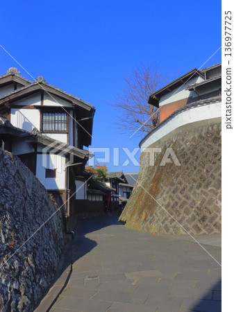 Niouza Historical Road (Cut-through, Usuki City, Vertical Composition) Niouza Historical Road (Cut-through, Usuki City, Vertical Composition) 136977725