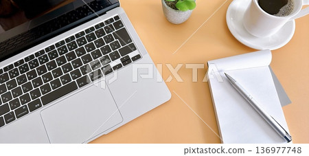 Business image memo and personal computer Business image memo and personal computer 136977748