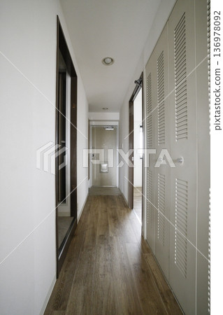 Mansion vacancy 136978092