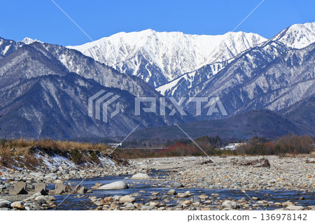 信濃大町山景:冬季北阿爾卑斯立山連峰 信濃大町山景:冬季北阿爾卑斯立山連峰 136978142