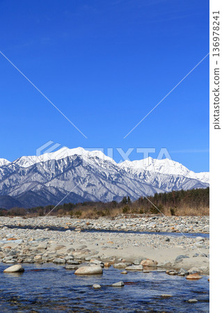 Shinano Omachi Mountain View: The Northern Alps, Ushiro-Tateyama mountain range in winter Shinano Omachi Mountain View: The Northern Alps, Ushiro-Tateyama mountain range in winter 136978241