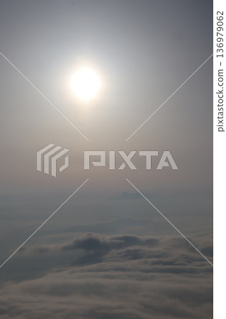 Unkai and the sun Unkai and the sun 136979062