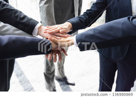 Business team unity 136980869