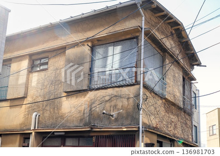 Urban vacant house Urban vacant house 136981703