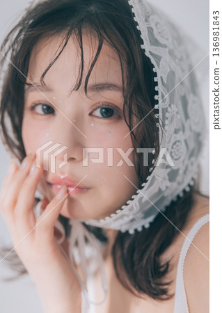 芭蕾舞核心時尚中的女性 136981843