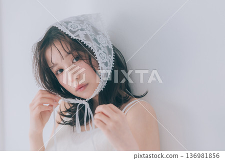 Women in ballet core fashion 136981856