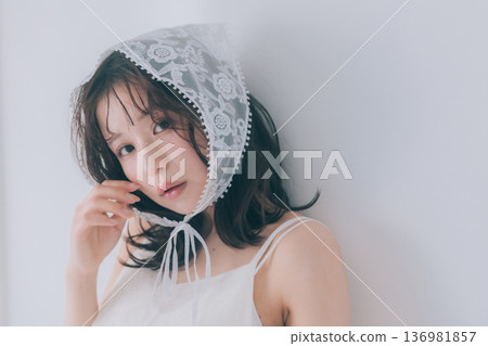 芭蕾舞核心時尚中的女性 136981857