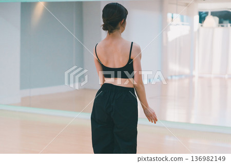 dancing, dancer, dancers 136982149