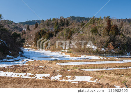 Snow-covered rice terraces at the back of Lake Biwa, Nagahara, Nagahama City, Shiga Prefecture Snow-covered rice terraces at the back of Lake Biwa, Nagahara, Nagahama City, Shiga Prefecture 136982495