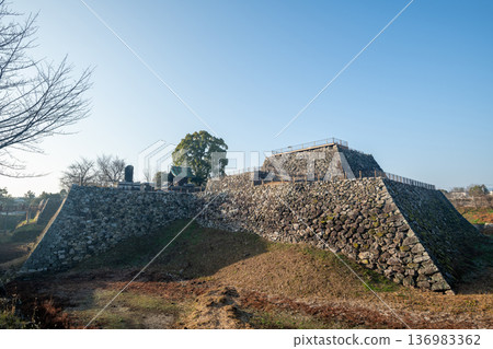 Yamatokoriyama Castle tower on a clear day Yamatokoriyama Castle tower on a clear day 136983362