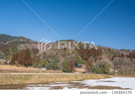 Snow-covered rice terraces at the back of Lake Biwa, Nagahara, Nagahama City, Shiga Prefecture Snow-covered rice terraces at the back of Lake Biwa, Nagahara, Nagahama City, Shiga Prefecture 136984376