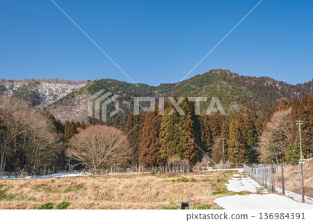 Snow-covered rice terraces at the back of Lake Biwa, Nagahara, Nagahama City, Shiga Prefecture Snow-covered rice terraces at the back of Lake Biwa, Nagahara, Nagahama City, Shiga Prefecture 136984391
