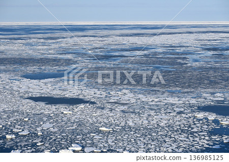 網走流冰：北海道壯麗的冬季景色 136985125