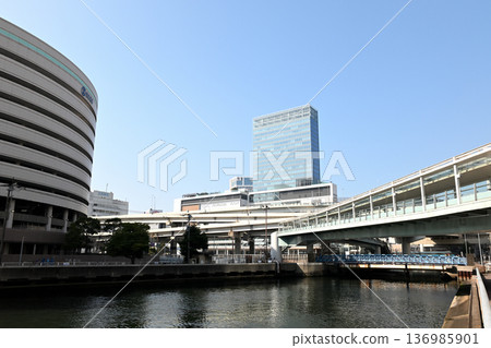 橫濱站東口的風景 136985901