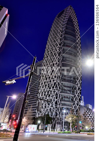 東京新宿站西口模式 學園繭塔夜景 136986564