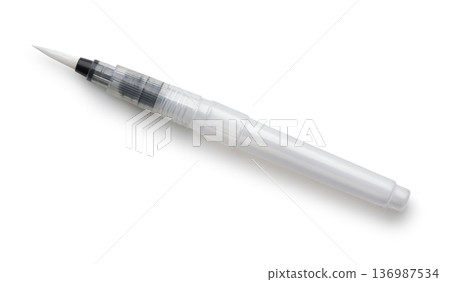 Empty refillable watercolor brush pen 136987534
