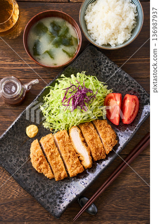 Pork loin cutlet set meal 136987937