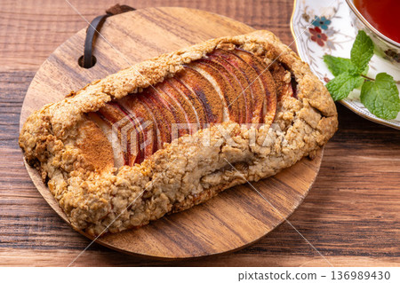 Oatmeal Apple Tart 136989430