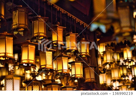 第一寺院,靈禪寺,正殿,吊燈 第一寺院,靈禪寺,正殿,吊燈 136990219