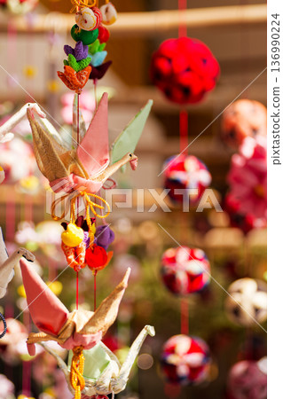 懸掛雛人偶,飛驒高山的傳統 懸掛雛人偶,飛驒高山的傳統 136990224