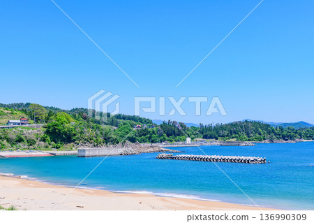 三陸陸前高田市的廣田海灘 三陸陸前高田市的廣田海灘 136990309